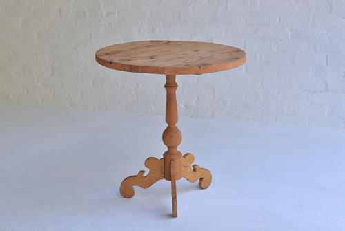 037 S Small tables - wooden curly 